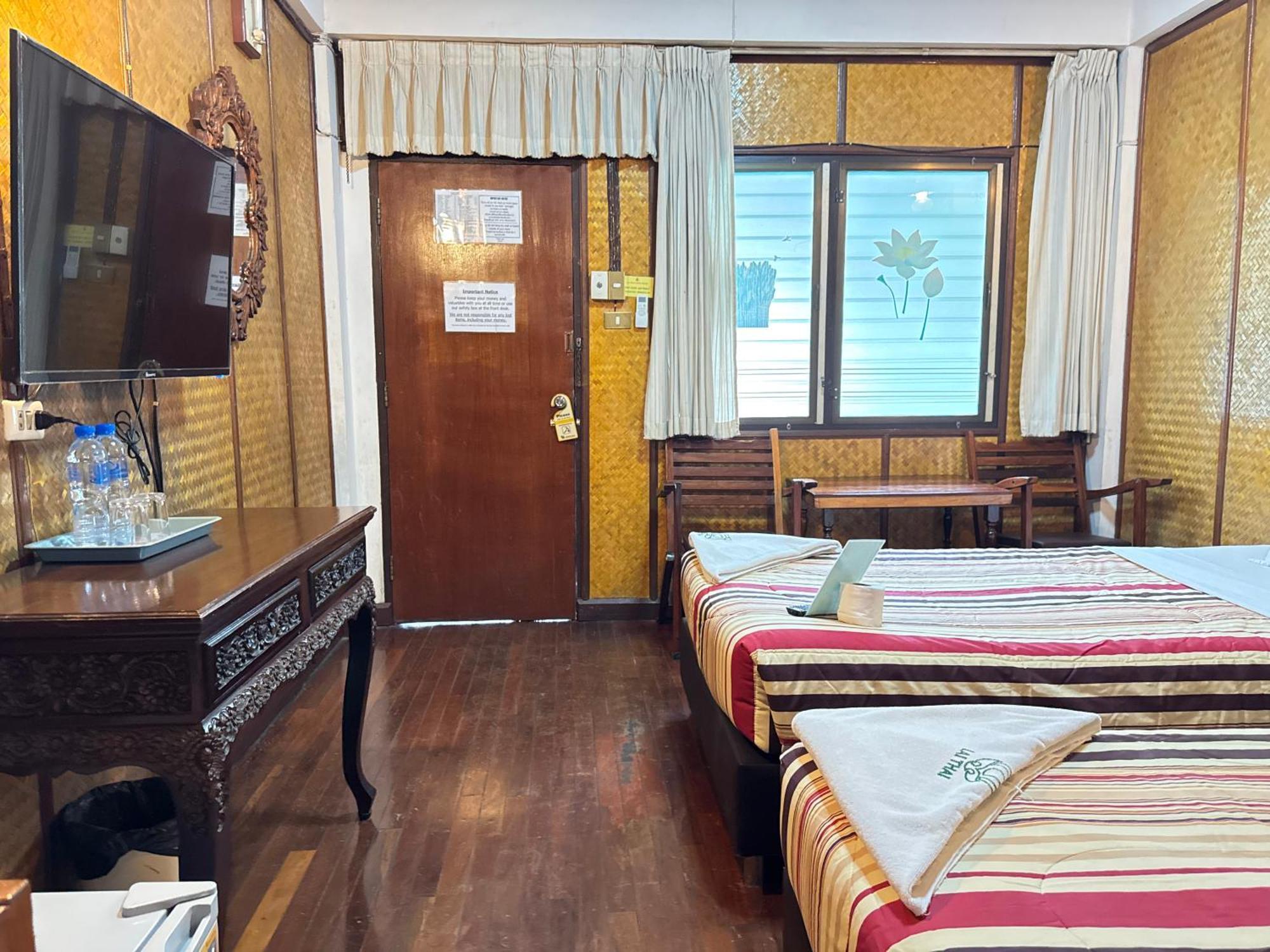 Collection O Khu Mueang Near Tha Phae Gate Formerly Lai Thai Guesthouse Chiang Mai Bagian luar foto