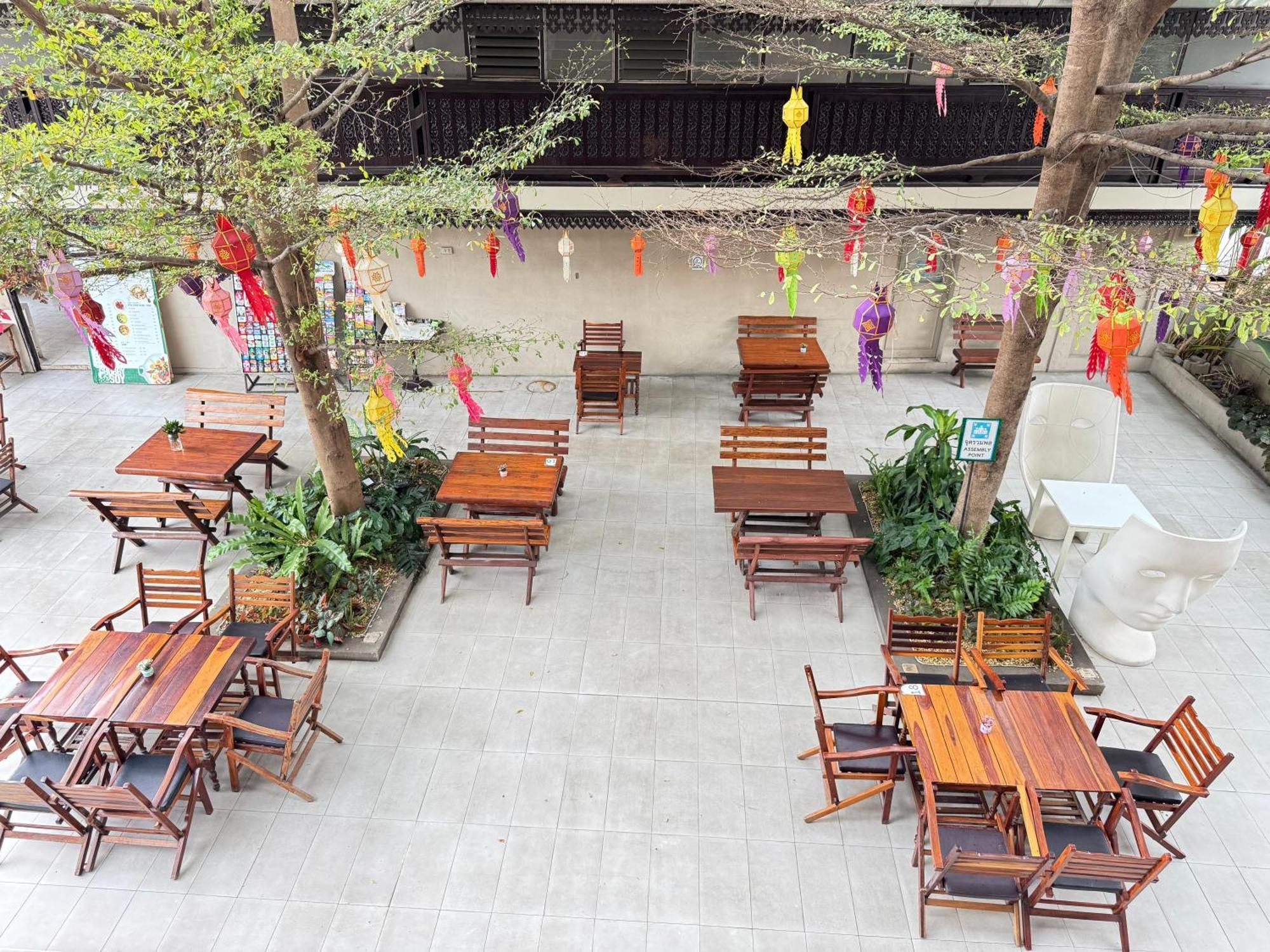 Collection O Khu Mueang Near Tha Phae Gate Formerly Lai Thai Guesthouse Chiang Mai Bagian luar foto
