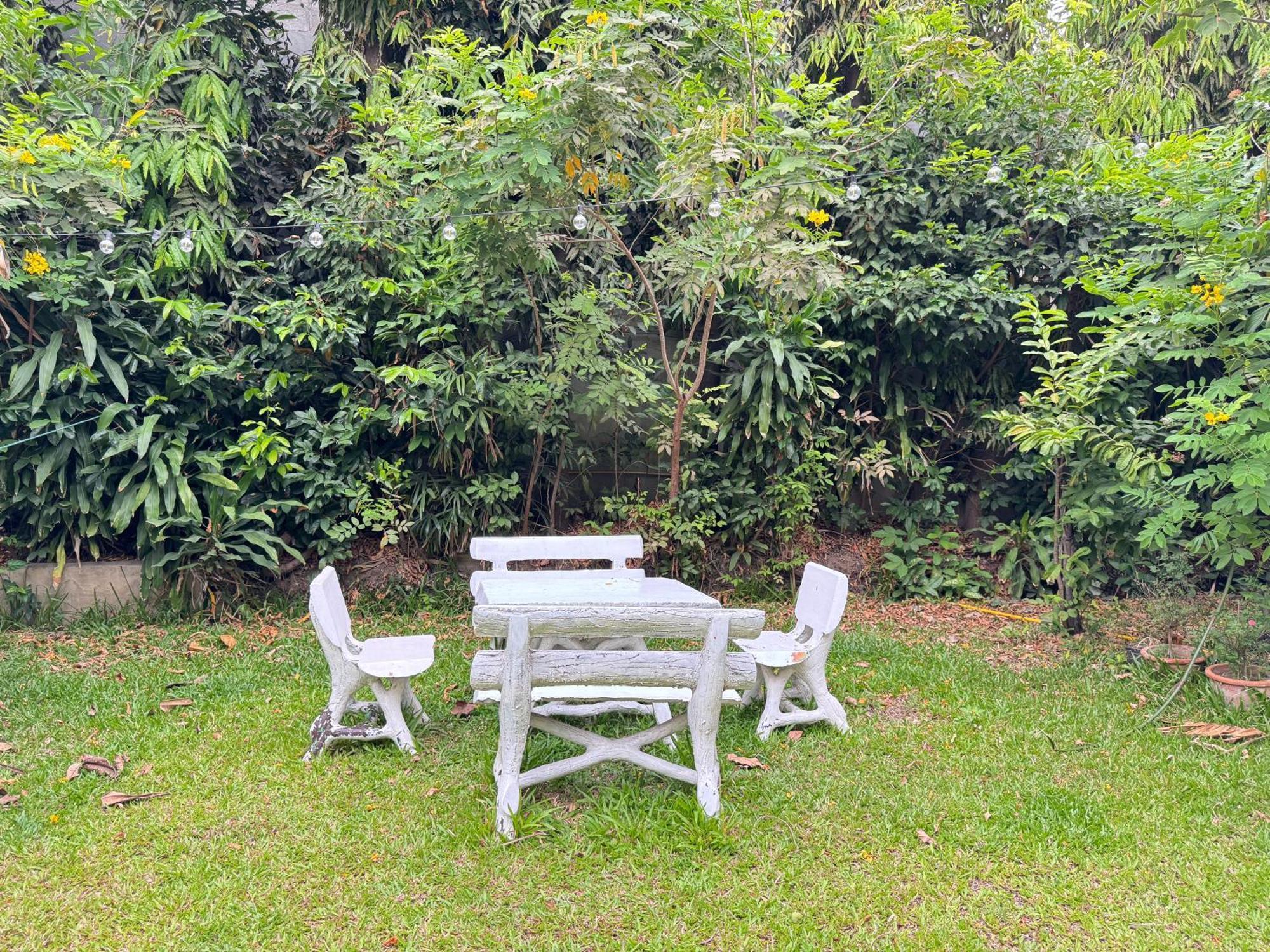 Collection O Khu Mueang Near Tha Phae Gate Formerly Lai Thai Guesthouse Chiang Mai Bagian luar foto